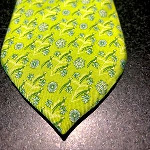 Authentic Pineda Covalin green 100% silk. Green “Barro bruñido “ men’s tie
